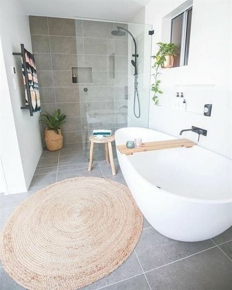 Bathroom Inspiration Modern, Bad Inspiration, Modern Farmhouse Bathroom, Bathroom Tub, Bathroom Remodel Shower, Bathroom Inspiration Decor, Trendy Bathroom, Diy Bathroom Decor, Shower Remodel