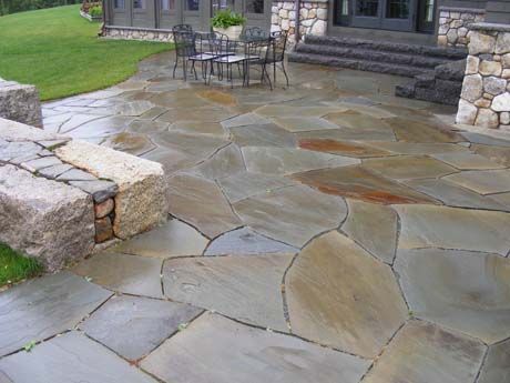 Granite steps and irregular bluestone were used to create this backyard retreat. Natural stone patio. Backyard design. Hardscaping backyard. Hardscape Backyard, Small Patio Decor, Boho Patio, Backyard Walkway, Patio Layout, Concrete Patio Designs, Bluestone Patio, Backyard Plan, Flagstone Patio