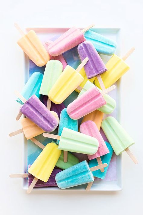 Dreamsicle Popsicles Ice Pop Recipes, Popsicle Party, Pastel Cupcakes, Dessert Simple, Slow Cooker Desserts, Studio Diy, Ice Lolly, Popsicle Recipes, Bohol