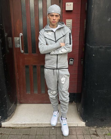 Tech Outfit, Jordan 11 Outfit, Jordan 11 Legend Blue, Jordan 11 Cool Grey, Central Cee, Drip Outfit Men, Grey Outfit, Nike Tech Fleece, Cool Outfits For Men