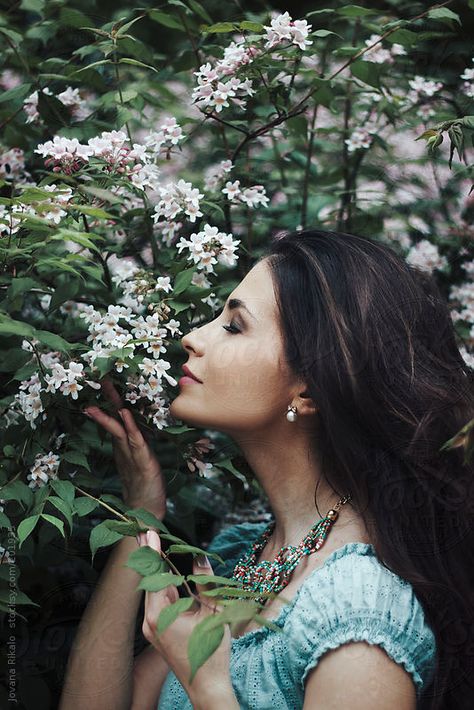 Smelling Flowers Pose, Woman Smelling Flowers, Girl Smelling Flowers, River Fairy, Woman Surrounded By Flowers, Park Portrait, Web Illustration, Smelling Flowers, Painting Of Girl