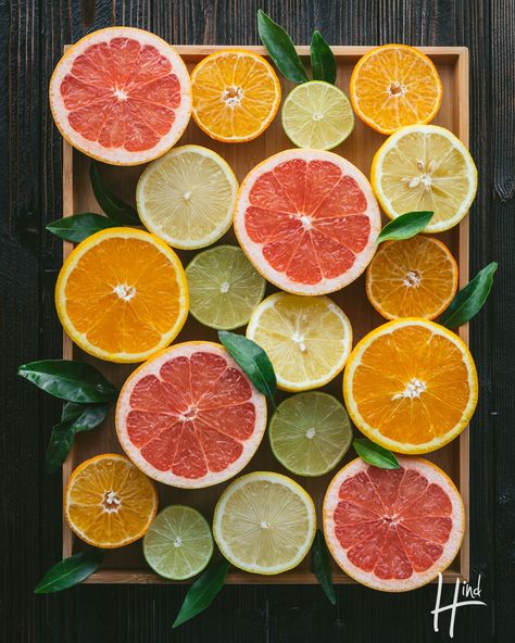 Fruit Photography, Still Life Photos, Citrus Fruits, Oranges And Lemons, Fruit Art, Fruit And Veg, Tropical Vibes, Citrus Fruit, Summer Fruit