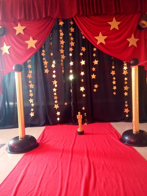 Red Carpet Trunk Or Treat, Red Carpet Diy Decorations, Hollywood Graduation Theme Preschool, Oscar’s Theme Party, Talent Show Decorations Stage Ideas, Shine Vbs Decorations, Old Hollywood Dance, Red Carpet Graduation, Red Carpet Prom