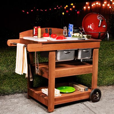 Wood Summer Grill Cart: Step-by-Step Plans - Our rolling prep station adds style and fun to any summer cookout! Diy Grill Table, Bbq Cart, Grill Diy, Outdoor Eating Area, Grill Cart, Diy Grill, Grill Table, Summer Cookout, Outdoor Eating