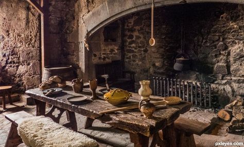 Medieval kitchen Medieval Kitchen, Medieval Home Decor, Castle Kitchens, Medieval Aesthetic, Medieval Houses, Medieval Life, Kitchen Pictures, Medieval Castle, Art Of Living