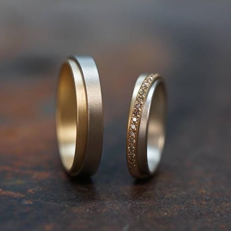 3 Diamond Wedding Band, Couple Rings Wedding Gold, Couples Wedding Rings, Promise Couple, Wedding Rings Couple, Wedding Bands His And Hers, Couple Rings Gold, Marriage Rings, خواتم خطوبة