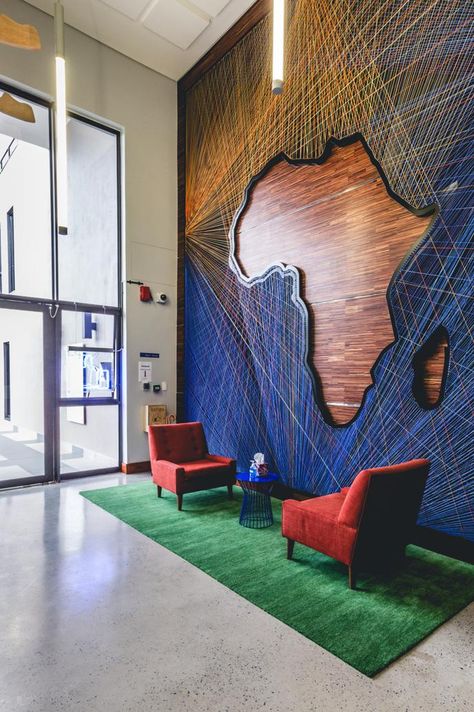 Facebook Office, Gray Interior Doors, فن الرسم بالمسامير, Cool Office Space, String Wall Art, Office Lobby, String Art Patterns, String Art Diy, Office Walls