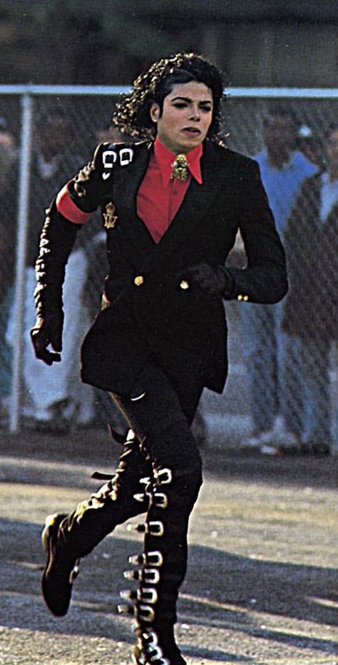 Michael Jackson Full Body Pics, Michael Jackson Clothes, Michael Jackson Fashion, Michael Jackson Outfits, Michael Jackson Hot, Michael Jackson Bad Era, Michael Jackson Funny, Hee Man, Michael Jackson Wallpaper