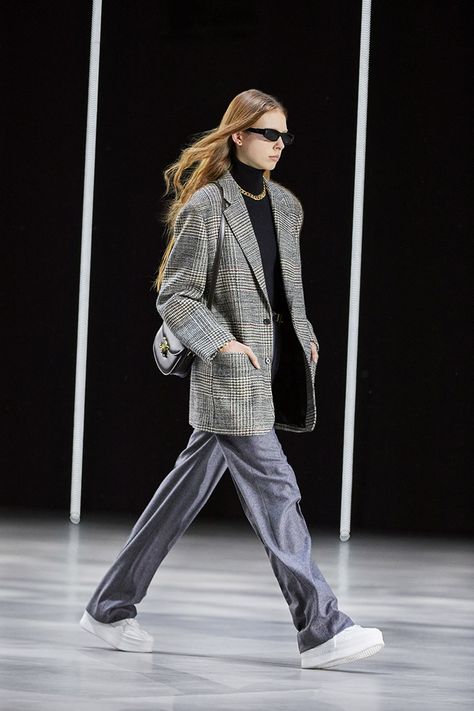 CELINE Fall Winter 2022.23 Womenswear Collection Celine 2023 Fall, Celine Winter 2022, Celine Fall 2022, Celine Fw 2022 2023, Celine Runway 2022, Celine Fashion Show 2022, Runway 2022 Fall Winter, 2022fw Collection, Celine Fw 23