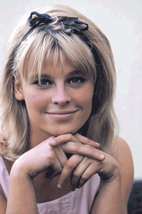 Julie Frances Christie - British actress known for Billy Liar, Darling and starred as Lara in Doctor Zhivago. Description from pinterest.com. I searched for this on bing.com/images Julie Christie 1960s, Madam Rosmerta, Jacqueline Bisset, Julie Christie, Bo Derek, Charlotte Rampling, Swinging Sixties, Mandy Moore, Norma Jean