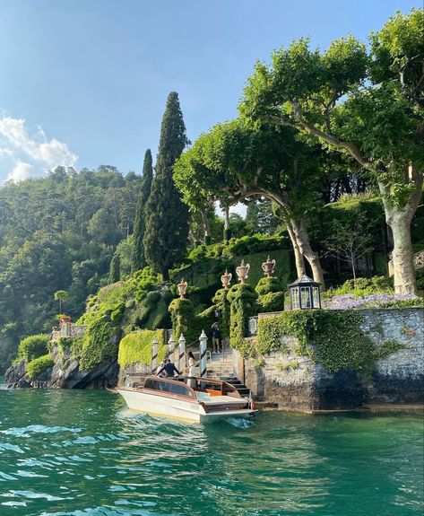 Italy Vibes, France Aesthetic, Italy Summer, Italy Aesthetic, Dream Travel Destinations, Northern Italy, Lake Como, Pretty Places, Travel Inspo