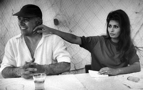 one of my favorite photos of #Sophia Loren with husband Carlo Ponti. Robert Wolders, Geraldine Chaplin, Carlo Ponti, David And Victoria Beckham, Alfred Eisenstaedt, Sofia Loren, Charlotte Rampling, Great Love Stories, Cary Grant