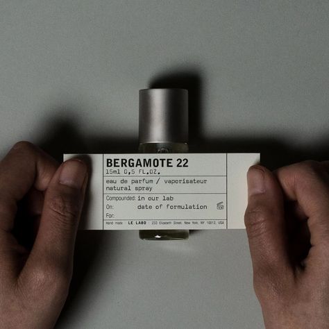 BERGAMOTE 22 | Le Labo Fragrances Cheap Perfume, 포트폴리오 레이아웃, The Matcha, 광고 디자인, Niche Perfume, Matcha Tea, Beauty Packaging, Personalized Labels, Signature Scent