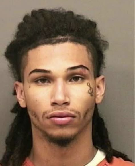 Pretty Mugshots Aesthetic, Male Mugshots, Franchise Mugshot Pfp, Fine Mugshots, Mug Shots Aesthetic, Pretty Mugshots, Black Men Street Fashion, Cute Box Braids Hairstyles, Cute Black Guys