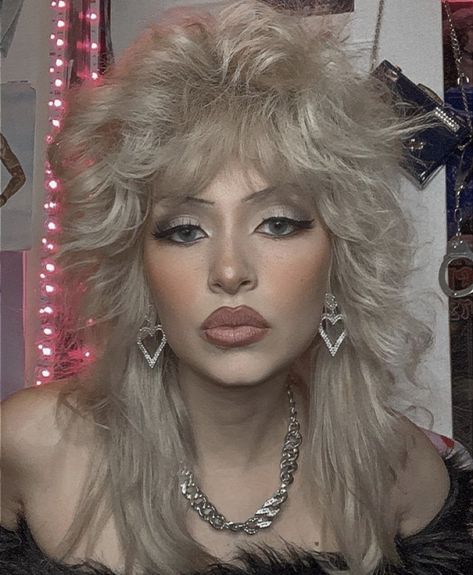 Glam Rock Hairstyles, 80s Rock Hair, Glam Rock Makeup, 80s Haircuts, 80s Makeup Looks, Man Who Sold The World, 80s Hair Metal, Rock Makeup, 80s Glam