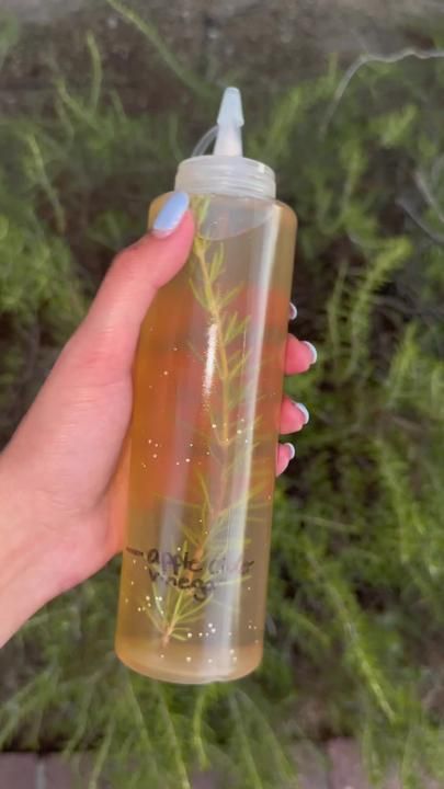 Rosemary Hair Rinse, Shampoo For Hair Growth, Rosemary Shampoo, Rosemary Hair, Healthy Healing, Hair Growth Foods, 100k Views, Homemade Shampoo, Diy Shampoo