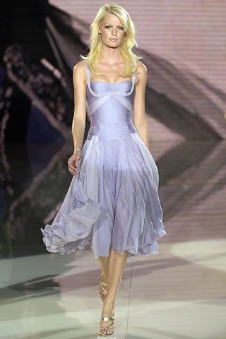 Versace Spring 2006 Ready-to-Wear Fashion Show - Hana Soukupova, Anja Rubik, Elena Baguci Versace Runway, High Fashion Runway, Versace Spring, Anja Rubik, Wild Orchid, Bustier Dress, Bustiers, International Fashion, Lovely Dresses