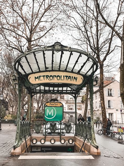 #paris #metroparis #metroparisien #subway Paris Train Station, Art Nouveau Bathroom, Paris Subway, Paris Metro Stations, Art Deco City, Metro Paris, Subway Sign, Paris Metro, Subway Train