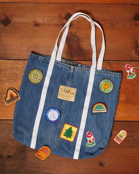 Iron On Patches Ideas Bags, Tote Bag With Patches, Iron On Patches Ideas Clothes, Iron On Patch Ideas Clothes, Bag With Patches, Hi Sisters, Handpainted Tote, Handpainted Tote Bags, Parks Project