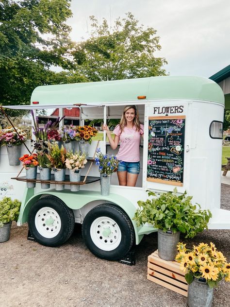 Flower Trailer, Flower Shop Design, Cut Flower Farm, Flower Truck, Flower Business, Flower Cart, Flower Bar, Florist Shop, Cut Flower Garden