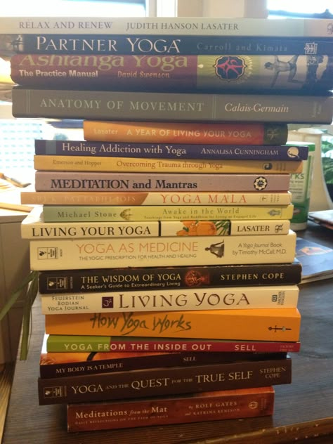 Loved & pinned by http://www.shivohamyoga.nl/ #yoga #asana #namaste #om #zen #mindful #books Books On Ayurveda, Yoga Books Reading Lists, Mindful Books, Books On Buddhism, Yoga Retreat Ideas, Best Spiritual Books, Yoga Teacher Resources, Namaste Om, Meditation Books