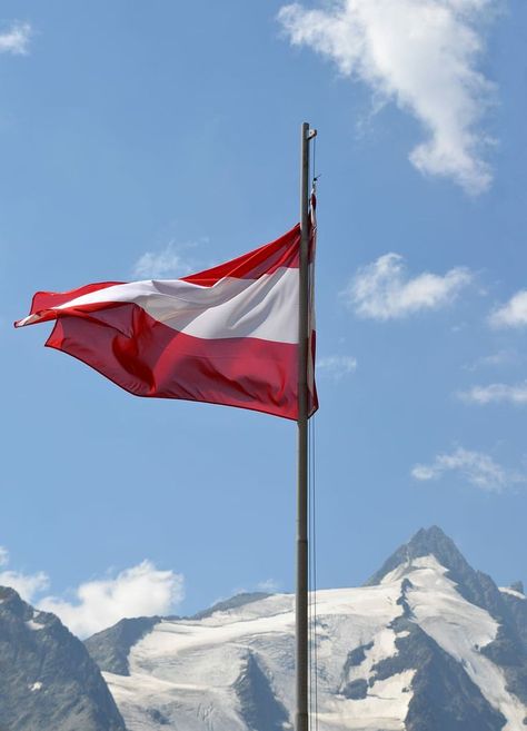 Austria Culture, Austrian Flag, Austria Flag, Aosta Valley, 2025 Vision, Flags Of The World, Mount Everest, Austria, Profile Picture