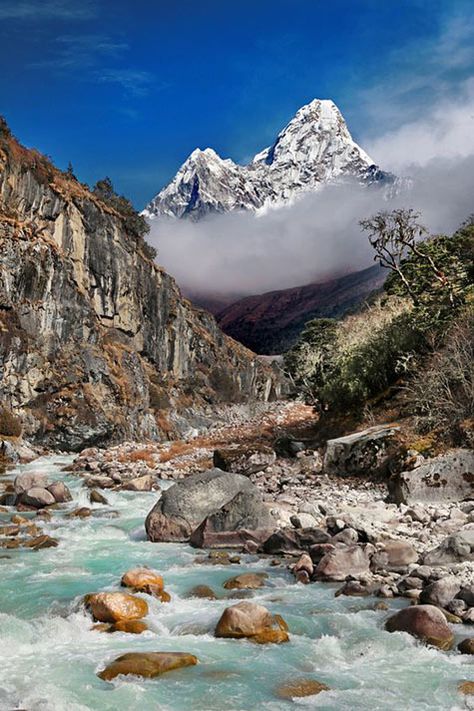 dffa5d3d082abd299bab9dd5fc3d0887 Ama Dablam, Nepal Culture, Himalayas Mountain, Everest Base Camp, Everest Base Camp Trek, Nepal Travel, Nice Places, Mountain Photography, Base Camp