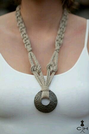 Macrame Jewelry Patterns, Collar Macrame, Pinterest Jewelry, Macrame Colar, Makramee Diy, Hemp Jewelry, Hemp Necklace, Diy Collier, Macrame Necklace