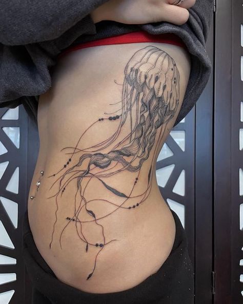 Let Sleeve Tattoo, Hot Back Tattoos For Women, Blitz Tattoo, Ephemeral Tattoo, Backpiece Tattoo, Funky Tattoos, Bauch Tattoos, Portrait References, Jellyfish Tattoo