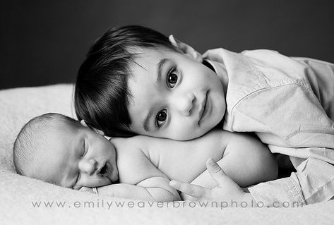 Newborn Photoshoot With Brother, Newborn Photos With Brother, Newborn And Older Brother Pictures, Newborn Brother And Big Brother, Brother And Newborn Sister Pictures, Newborn And Brother Pictures, Brother Newborn Pictures, Black And White Sibling Photos, Brother And Newborn Pictures