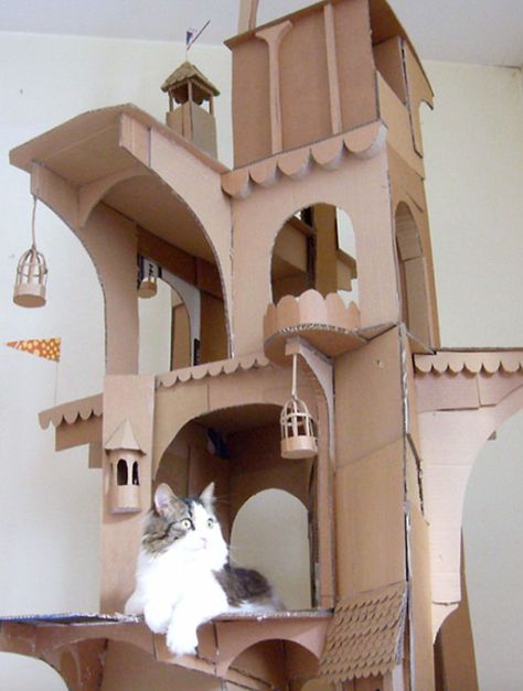 Cat House Diy Cardboard, Diy Jouet Pour Chat, Cardboard Forts, Diy Cat Tower, Cat House Plans, Kat Diy, Chat Diy, Cardboard Cat House, Cardboard Castle