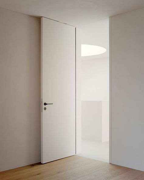 House S | Think Architecture Japandi Door, Minimal Door, Interior Doors Modern, Door Dividers, Frameless Door, Internal Sliding Doors, White Interior Design, Pivot Doors, Minimal Home