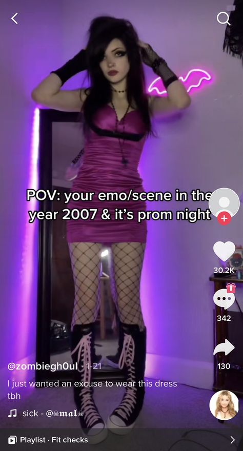 Goth Homecoming Outfit, Scene Dresses Emo, Emo Scene Makeup 2000s, Emo Dresses Prom, Goth Homecoming Makeup, Emo Homecoming Dresses, Alt Homecoming, Scene Prom Dress, Emo Homecoming