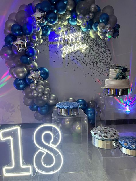 Midnight Blue Decorations Party, Navy Blue 18th Birthday Party Ideas, Navy Blue And Silver Decorations, Shades Of Blue Theme Party, 18th Birthday Color Schemes, Blue Birthday Table Decorations, Royal Blue 18th Birthday Theme, 18th Birthday Bash Ideas, Dark Blue Birthday Decorations