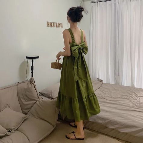 White Birthday Dress, Elegant Green Dresses, Green Halter Dress, Honeymoon Dress, Summer Slip Dress, Backless Midi Dress, Midi Ruffle Dress, Dress Aesthetic, Eco Chic