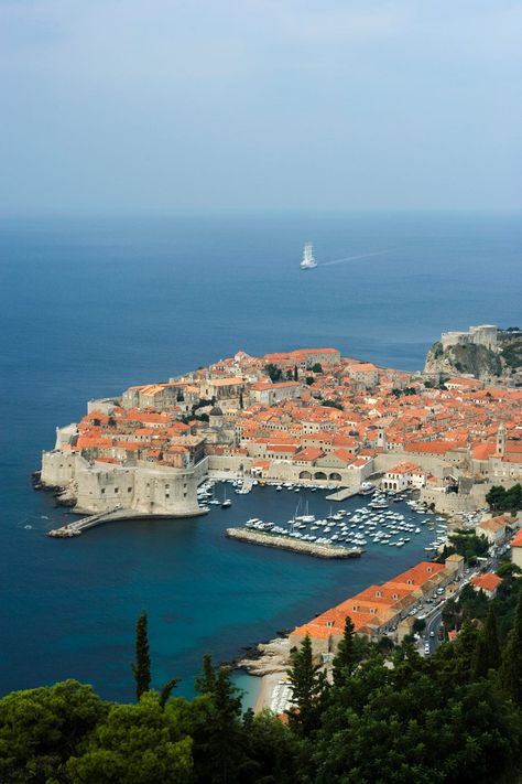 Coastal Fantasy Town, Sea Side Town Aesthetic, Coastal City Aesthetic, Seaside Town Aesthetic, Coastal Town Aesthetic, Town From Above, Sea Side Town, Kingdom By The Sea, Town By The Sea