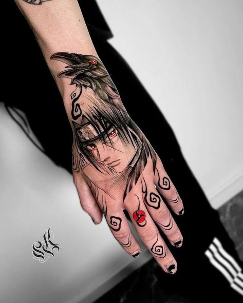 Itachi Tattoo Ideas Design, Naruto Finger Tattoo, Itachi Hand Tattoo, Anime Tattoos For Men Forearm, Sharingan Hand Tattoo, Anime Sleeve Tattoos For Guys, Hand Anime Tattoo, Arm Tattoos Anime, Best Anime Tattoos For Men