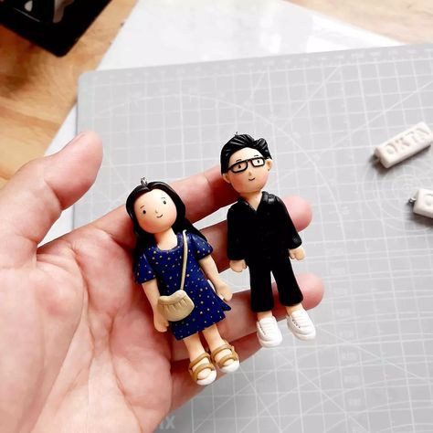 Cute Polymer Clay People, Diy Clay People, Cute Couple Clay Art, Polymer Clay Person, Clay People Figures, Air Dry Clay People, Polymer Clay Figures People, Clay Figures People, Clay Figure Ideas