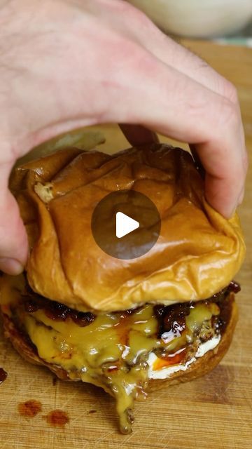 Zachary Rodriguez on Instagram: "Smash burger with bourbon bacon onion jam and garlic aioli Olipop is the soda that’s actually good for you #olipoppartner #smashburger #cheeseburger #bacononionjam #aioli #easyrecepies #recipe #foodie #cooking #homemade" Onion Smash Burger Recipe, Bacon Onion Jam, Bourbon Bacon, Smash Burger Recipe, Biz Markie, Onion Jam, Tomato Jam, Garlic Aioli, Cooking Homemade