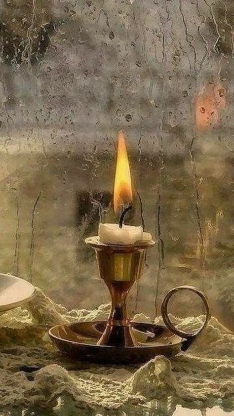 Arte Aesthetic, Old But Gold, Old Candles, Candles Photography, Candle In The Wind, Art Animation, Painted Candles, Candle Aesthetic, Magic Aesthetic