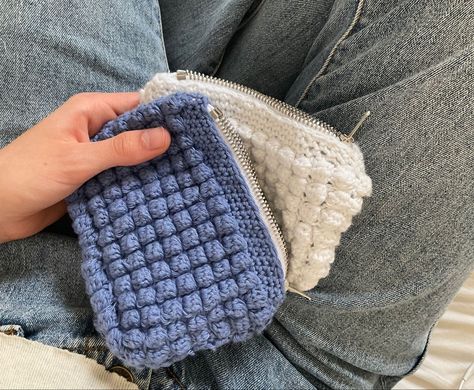 Crochet Wallet Aesthetic, Bobble Crochet Bag, Bobble Stitch Crochet, Crochet Store, Crochet Wallet, Crochet Bobble, Crochet Aesthetic, Crochet Pouch, Aesthetic Crochet