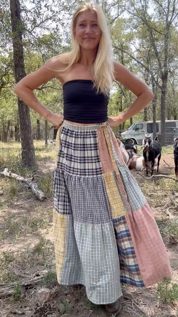 Patchwork Quilted Skirt, Patchwork Skirt Diy, Patchwork Skirt Pattern, Patchwork Clothes Diy, Diy Wrap Skirt, Quilt Skirt, Long Skirt Pattern, Patchwork Maxi Skirt, Diy Maxi Skirt