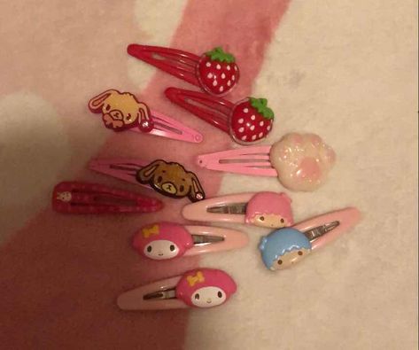 Cutecore Hairclips, Cutecore Hair Accessories, Cutecore Stuff To Buy, Hello Kitty Clips, Cute Core Accessories, Hair Cutecore, Gyaru Hair Clips, Cutecore Hair Clips, Clip Aesthetic