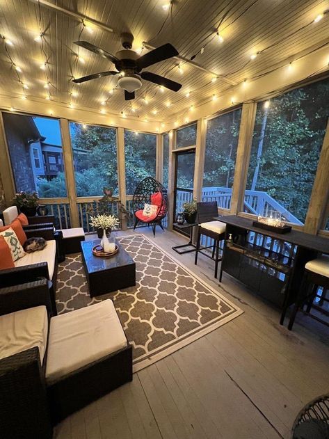 Fall Patio Decor, Screened Porch Decorating, Small Sunroom, Fall Patio, Screened Porch Designs, Sunroom Decorating, Florida Room, Screened In Patio, Deck Decorating Ideas