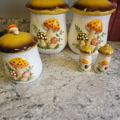 Sets For 5 Pieces Mushroom Kitchen Decor, Mushroom Canisters, Vintage Mushroom Decor, Vintage Eclectic Home, Vintage Dishes Antiques, Merry Mushroom, Vintage Canister Sets, Vintage Kitchen Accessories, Vintage Canisters