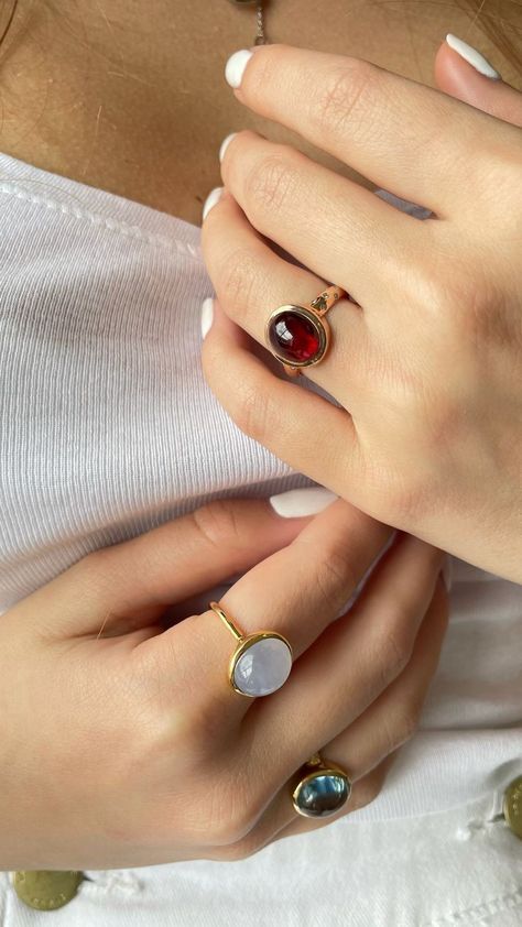 Stone Finger Ring Design, One Stone Rings Gold, Ring Design With Stone, Gem Rings Stones, Stone Ring Design Gold, Gold Rings With Stones, Gold Stone Rings, Stone Rings Women, Color Stone Rings