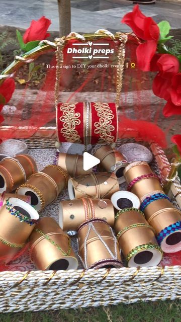 How To Make Dholki Craft, Dholki Decor Home Simple Diy, Mayoun Decor, Dholki Decor Home Simple, Dholki Ideas At Home, Dholki Decor, Dholki Props, Dholki Ideas, Pakistani Mehndi Decor