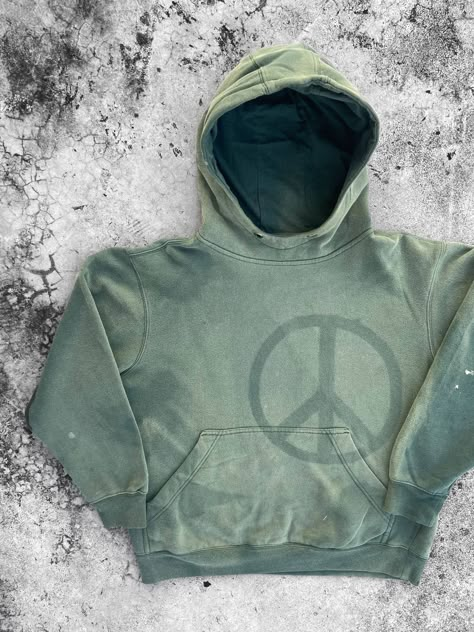 Vintage Sun Faded "Peace symb☮︎l" Champs Sports hoodie | Grailed Sun Faded Clothing, Sun Faded Hoodie, Sick Hoodies, Blank Hoodies, Silly Clothes, Vintage Sun, Hoodie Logo, Vintage Hoodie, Sports Hoodies