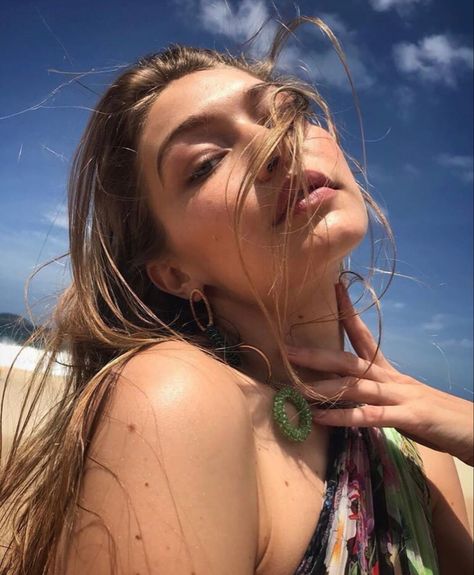 Gigi Hadid Pictures, Gigi Hadid Looks, Mario Sorrenti, Elle Us, Hadid Sisters, Bonnie Wright, Models Off Duty, Model Life, Gigi Hadid