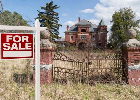 Located in Farmville, Virginia, the once-magnificent Dunnington Mansion has been abandoned to the elements – and now it's up for sale for a staggering sum Old Victorian Homes Abandoned Mansions, Old Mansions For Sale, Exploring Abandoned Places, Farmville Virginia, Bayou House, Abandoned Mansion For Sale, Abandoned Plantations, House With Land, Loving Family Dollhouse